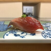 一心鮨 光洋 - 鰹 ヅケ（燻製醤油）（握り）
