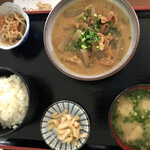 Tsukasa Roiyaru Gorufu Kurabu - ホルモンの味噌煮込み定食