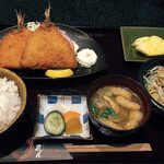 魚けん - アジフライ定食