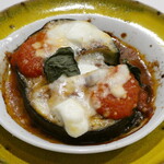 オステリア ティモーネ - ブラックビューティー（米茄子）のグラタン 豊西牛のラグーと水牛のモッツァレラ