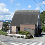 中華 四川 - お店の前の道路は”JR御殿場線”と平行に走る”神奈川県道72号松田国府津線”です。