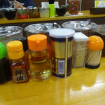 ラーメンJUNJI - 卓上調味料