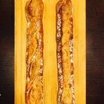 シニフィアン シニフィエ 世田谷本店 - 左が”40時間発酵“、右が”ジャポネーズ“