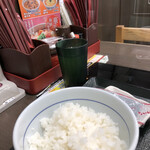 Nakau - お冷やは、水じゃなく粉抹茶