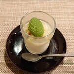 禅紫 - 杏仁豆腐