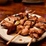 やきとん 大地 - 【おまかせ 串焼き6本@1,710円】部位失念…ホルモン系
