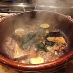 おかもと - 松茸のすき焼き. これは松茸の薫りと味に圧倒されます.