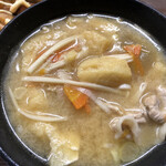 居喰処 光 - 2020/10/10
      本日の日替り 豚汁定食 500円
      小皿 地鶏の甘辛炒め