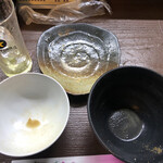 居喰処 光 - 2020/10/10
      本日の日替り 豚汁定食 500円
      小皿 地鶏の甘辛炒め