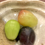 鮨処 多田 - デザート ブドウ
