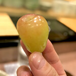 鮨処 多田 - デザートブドウ 華美