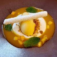 エトゥルスキ - マンゴーを使用したトロピカルなスープ