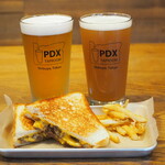 ピーディーエックス タップルーム - パイント2杯+チーズステーキサンド