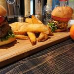 North Village Bar&Grill - 