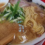 Yama San Ramen - 麺アップ