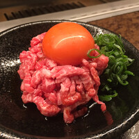 ヤキニク甲 - ユッケ（990円）