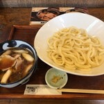 旬菜料理 でんご - 肉汁うどん並盛り