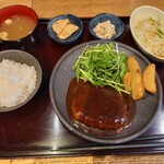 七弐八製麺 - バリまずハンバーグ定食950円