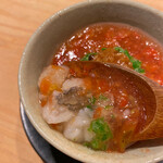 鮨 一二郎 - トマトとあけがらし、鱧の茶碗蒸し。鱧といえば梅肉ですがトマトの酸味とも合いますね☆彡