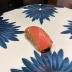 鮨 一二郎 - 中トロ。