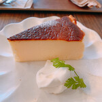 サボカフェ - バスクチーズケーキ　¥400