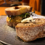 根津 焼鳥 照隅 - 他店との差別化で一工夫は有りますがそんなレベルでは無いのが凄い！