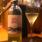 根津 焼鳥 照隅 - グラスワイン三杯目