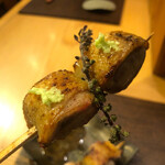 根津 焼鳥 照隅 - ソリ、紫蘇乗せでとことんセンス光る
      独自路線に敬服！然も何れも外して無いのが凄い！