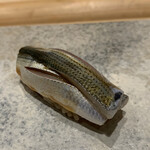 鮨 由う - ・小鰭