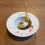 休暇村 - 夕食：旬魚のポーピエット　ワイン蒸し、信州産土牛蒡のチュイールをあしらって
