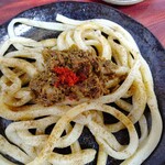 手打ちうどん ムサシ - 辛みそオンTHE麺。すりだねは匙二杯。
