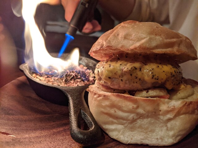 目の前で燻製してくれる驚き 参宮橋bar Shanksのテントバーガー By Negifafa シャンクス Shanks 参宮橋 バー 食べログ 目の前で燻製してくれる驚き 参宮橋bar Shanksのテントバーガー By Negifafa シャンクス Shanks 参宮橋 バー 食べログ