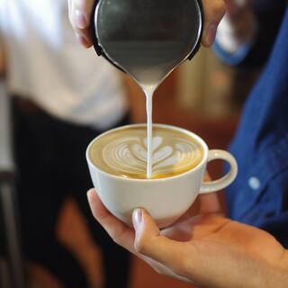本店引以為豪的咖啡師一杯一杯用心制作。