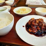 アジアン ダイニング フード エイト - 黒酢酢豚定食    792円