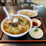 ほたる - ほたるラーメン+餃子　¥950