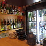 Kanda Nihonshu Baru Shushu - 日本酒の棚