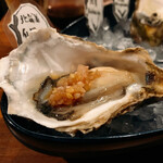 Oyster Bar MABUI - 生ガキ（赤ワインソースのエシャロット乗せ）