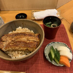 鰻 にしはら - うな丼小　2400円（漬物、肝吸い付き）