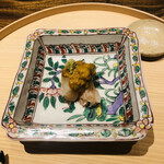 温石 - 車海老の炭火焼き。トッピングは粒々の際立つ鮮度抜群の味噌。まったくダレておりません。軽く鰹出汁で温めて供します