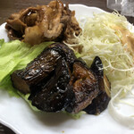 居喰処 光 - 2020/10/11
      ナスみそ、豚焼肉炒め 500円
      味噌おでん、シジミ味噌汁