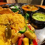 ミールス&ロティ バイ パハナ - 