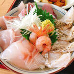 氷見 魚市場食堂 - 氷見浜丼ちょっこし盛　