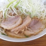 とんこつら～めん 一代 - 程よく柔らかいチャーシュー　