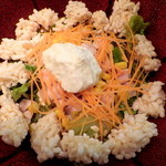 菜根譚 北海道中華 - おこげと鶏肉のシーザーサラダ風（680円）