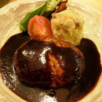 菜根譚 北海道中華 - 菜根譚風薬膳ステーキソースのハンバーグ（880円）