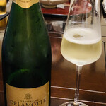 比良山荘 - ☆シャンパンで乾杯。
      ドゥラモット・ブリュット ブラン・ド・ブラン・ミレジメ2012（仏）