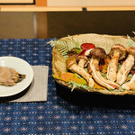 比良山荘 - 松茸と熊の手。