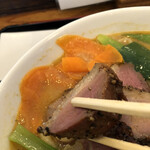 駕籠休み - １枚スライス忘れか⁉️端っこの分厚い鴨肉チャーシュー。