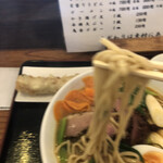 駕籠休み - 湯気でピンボケになってしまいました‼️豪麺です。