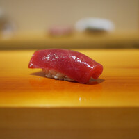 鮨 あらい - 赤身　塩釜産　やま幸